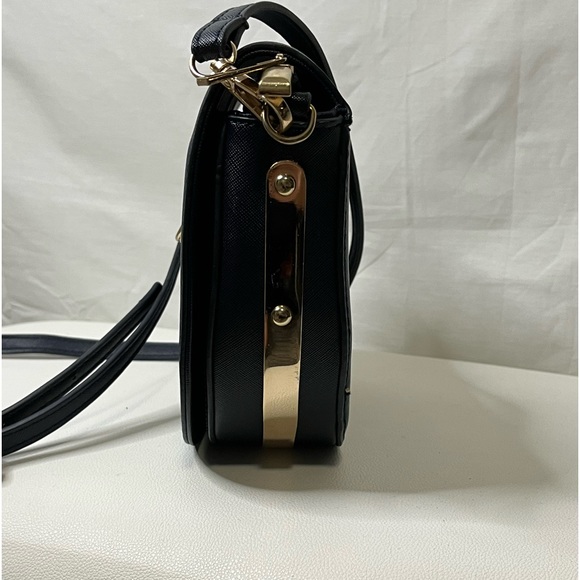 ******SOLD*******Blue hard shell purse - Picture 14 of 14